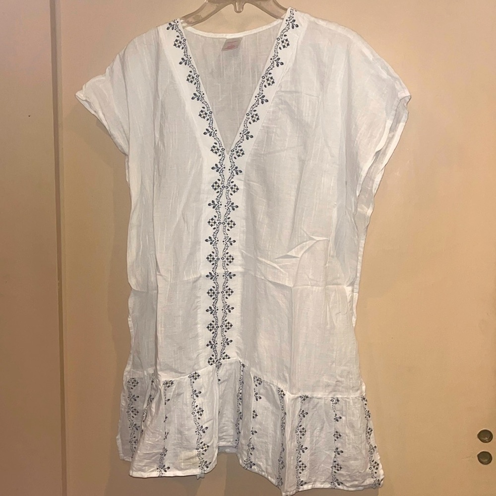 Xhilaration size small beach cover up tunic with semi open sides